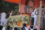 at Bal Thackeray funeral in Mumbai on 18th Nov 2012 (305).JPG